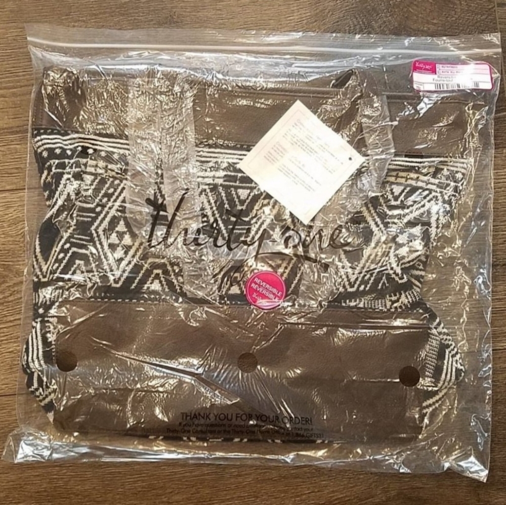 Thirty One Reversible Tote - Rio Weave